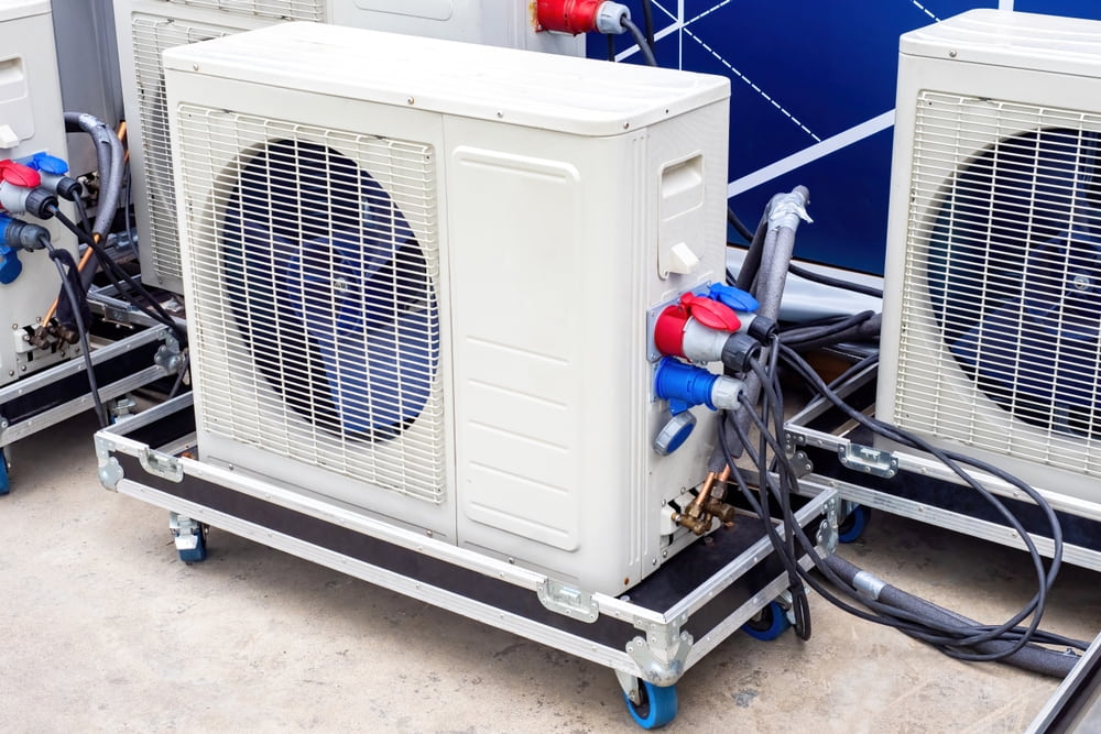 What are the benefits of a portable air conditioner