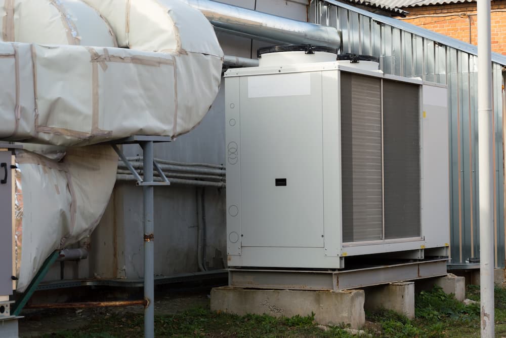what are the early warning signs of HVAC issues in a rental unit
